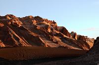 Filmkulisse  Nachdem vor kurzem "Der Marsianer" in den Kinos lief, ist mir die Ähnlichkeit der marsianischen Landschaft mit dieser Atacama Szenerie noch deutlicher geworden. Man braucht fürs Science Fiction-Feeling gar nicht mal ein Raumschiff.