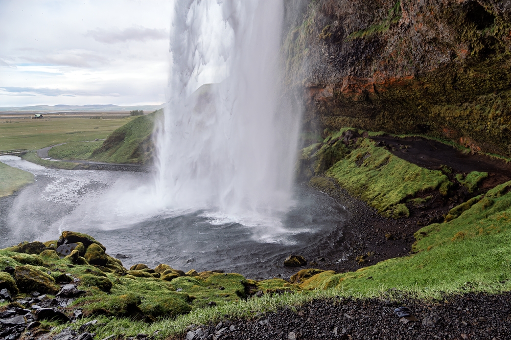 Auf dem Festland zurück