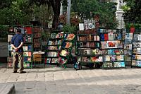 Riesen Auswahl...  ...an Revolutionsliteratur! Traditioneller Büchermarkt auf der Plaza de Armas, Havanna, 1. Dezember 2006 : kuba, cuba, havanna,plaza de armas