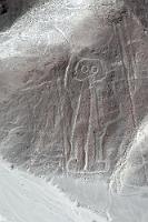 "Der Astronaut"  Vor von Däniken auch einfach nur als 'Mensch' angesehen ;-)   Gerne hätten wir auf der Strecke auch mal Halt gemacht und z.B. den neben der Panamericana von Maria Reiche aufgebauten 11 m hohen Aussichtsturm erklommen, um einen ersten Blick auf die Ritzzeichnungen zu werfen. Aber die Zeit drängt und bis nach Nazca sind es noch 50 km.